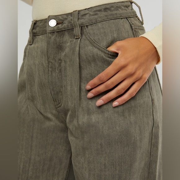 WeWoreWhat High Rise Pleated Wide Leg Jean in Color Stone Wash Size 24 - Picture 4 of 6